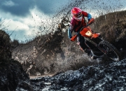 持续失利引发热议！，Scout在C9比赛中出色防守比赛高潮迭起