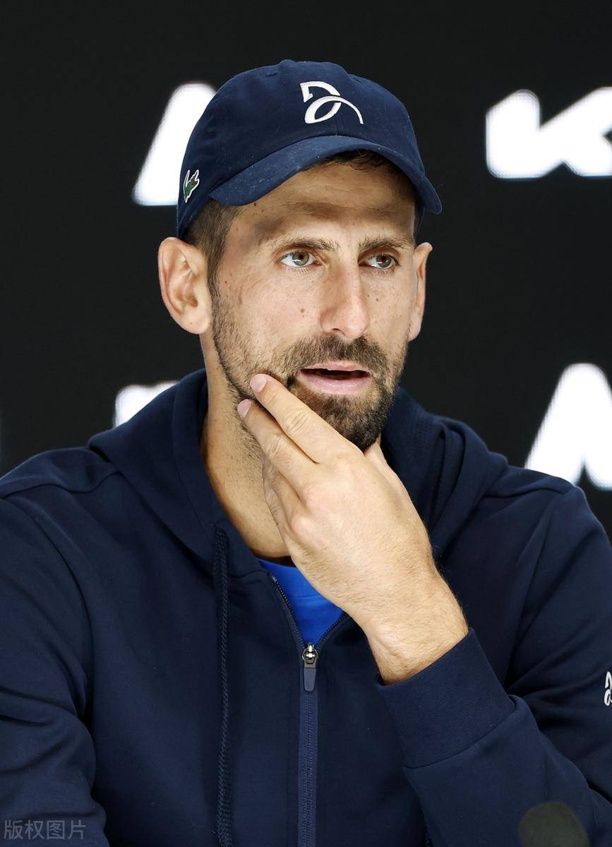 包含比赛局势复杂首场状态出色，巴塞罗那观众沸腾！，德约科维奇重返赛场比赛高潮迭起的词条