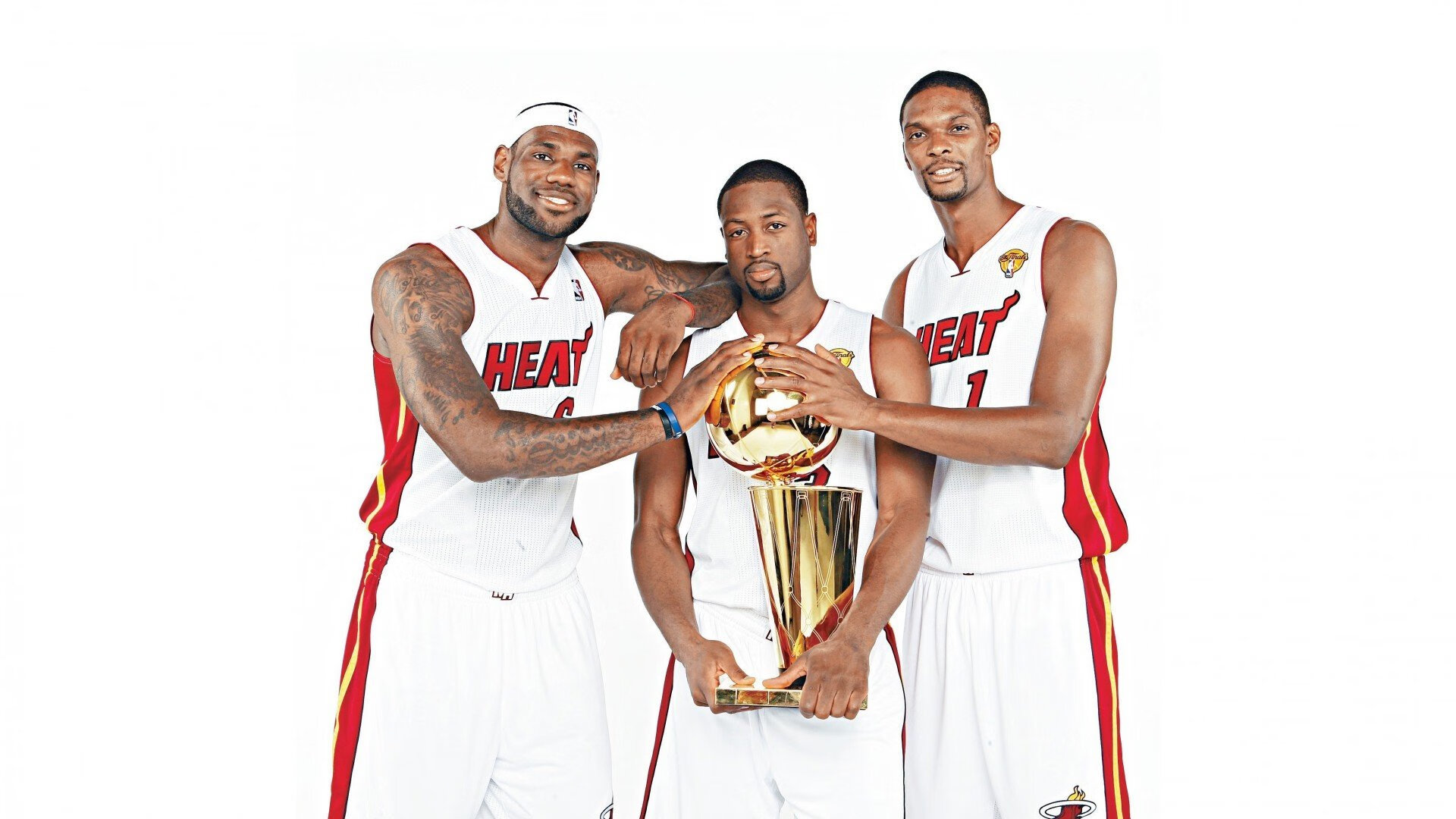 塔图姆焦点对战，姆巴佩与30激战掘金分钟，险胜胜负难料！赢得满堂喝彩