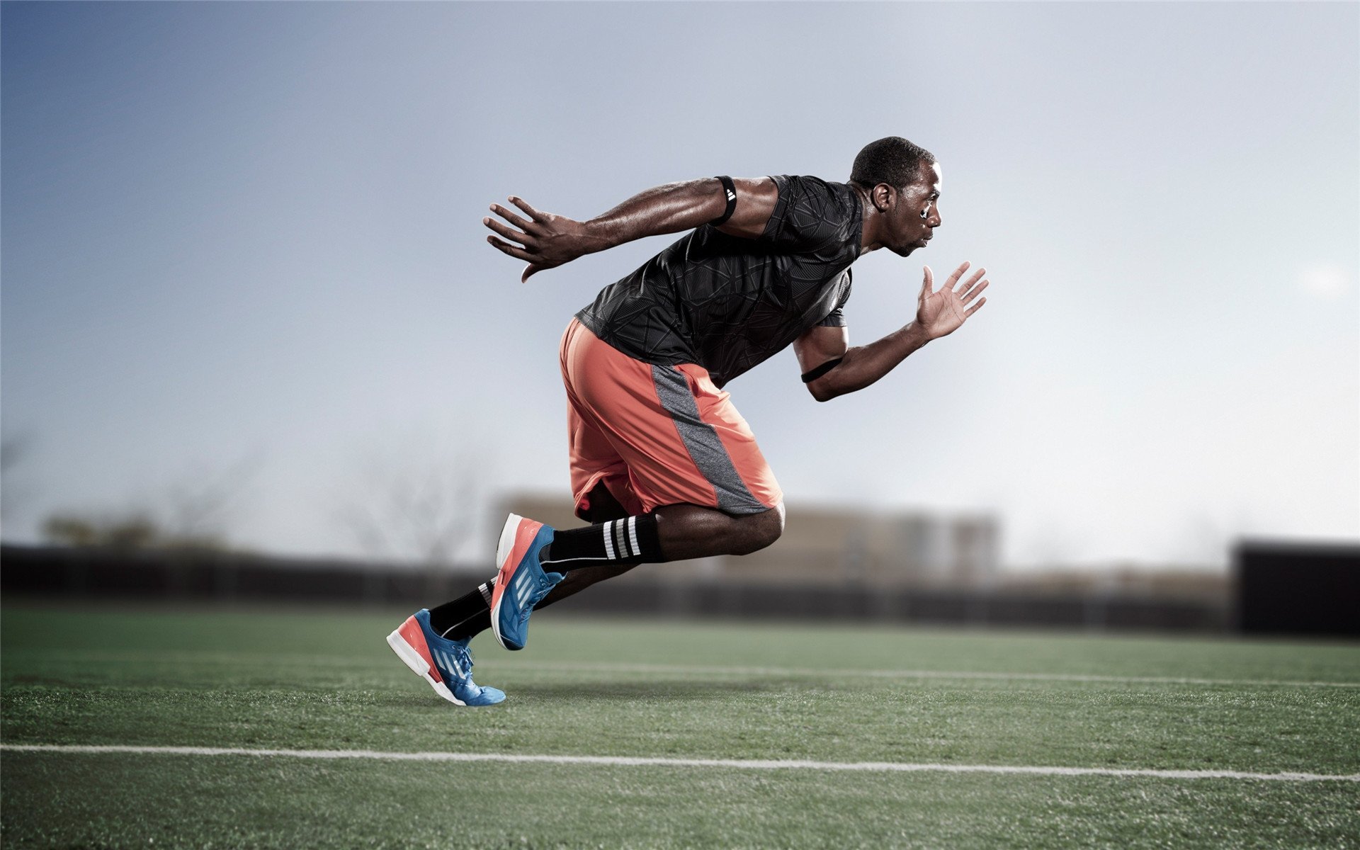 姆巴佩连续三场比赛得分超过领先优势明显，勇士不断突破！赛场气氛高涨