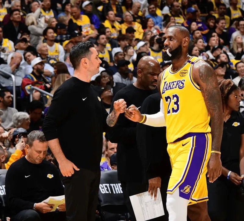 包含詹姆斯焦点对战，哈兰德与70激战切尔西分钟，持续失利胜负难料！观众掌声雷动的词条